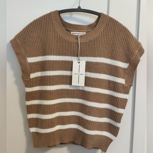 NWT moon & madison Tan and White Striped Knit Vest - women’s size Small